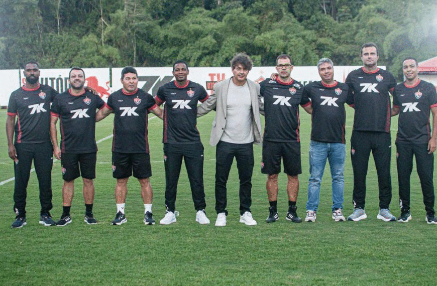 Preparador físico da Seleção Brasileira visita CT do leão