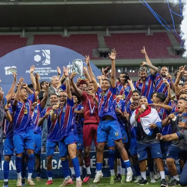 Bahia é campe… corrigindo: Vitória ganha e sobe para Série A do Pernambucanão